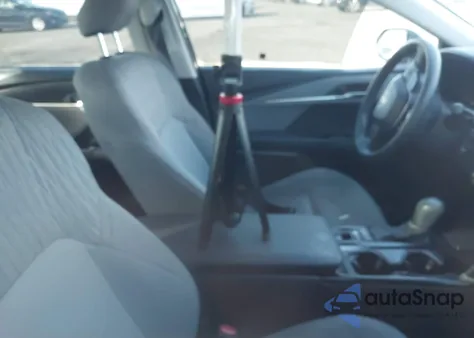 2025 Toyota Camry Le z USA, uszkodzony, nr VIN 4T1DAACK3SU160611